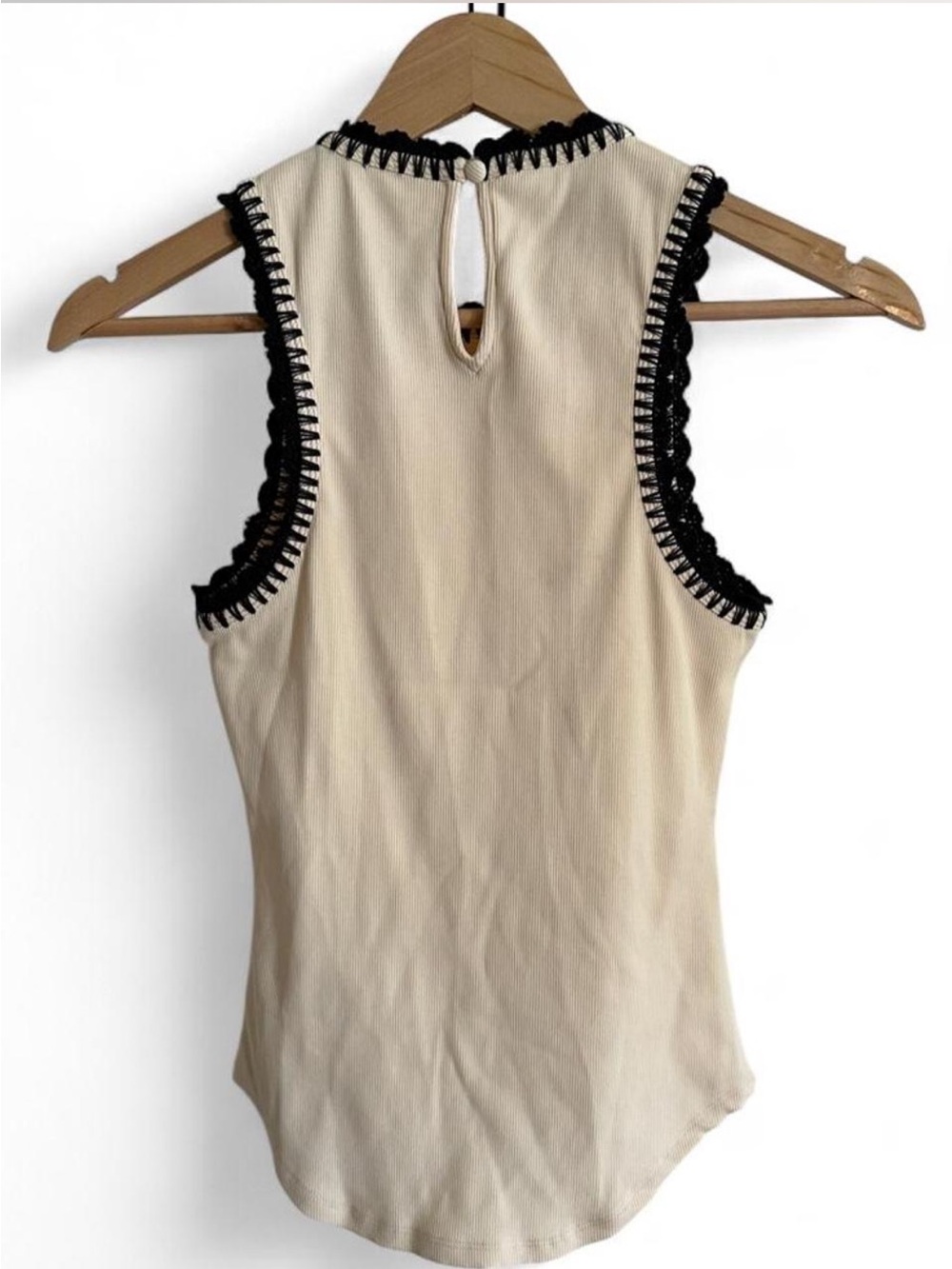 Cinq à Sept Ivory Rib Knit Shell Top Black Crochet Trim Quiet Luxury XS - Picture 3 of 8